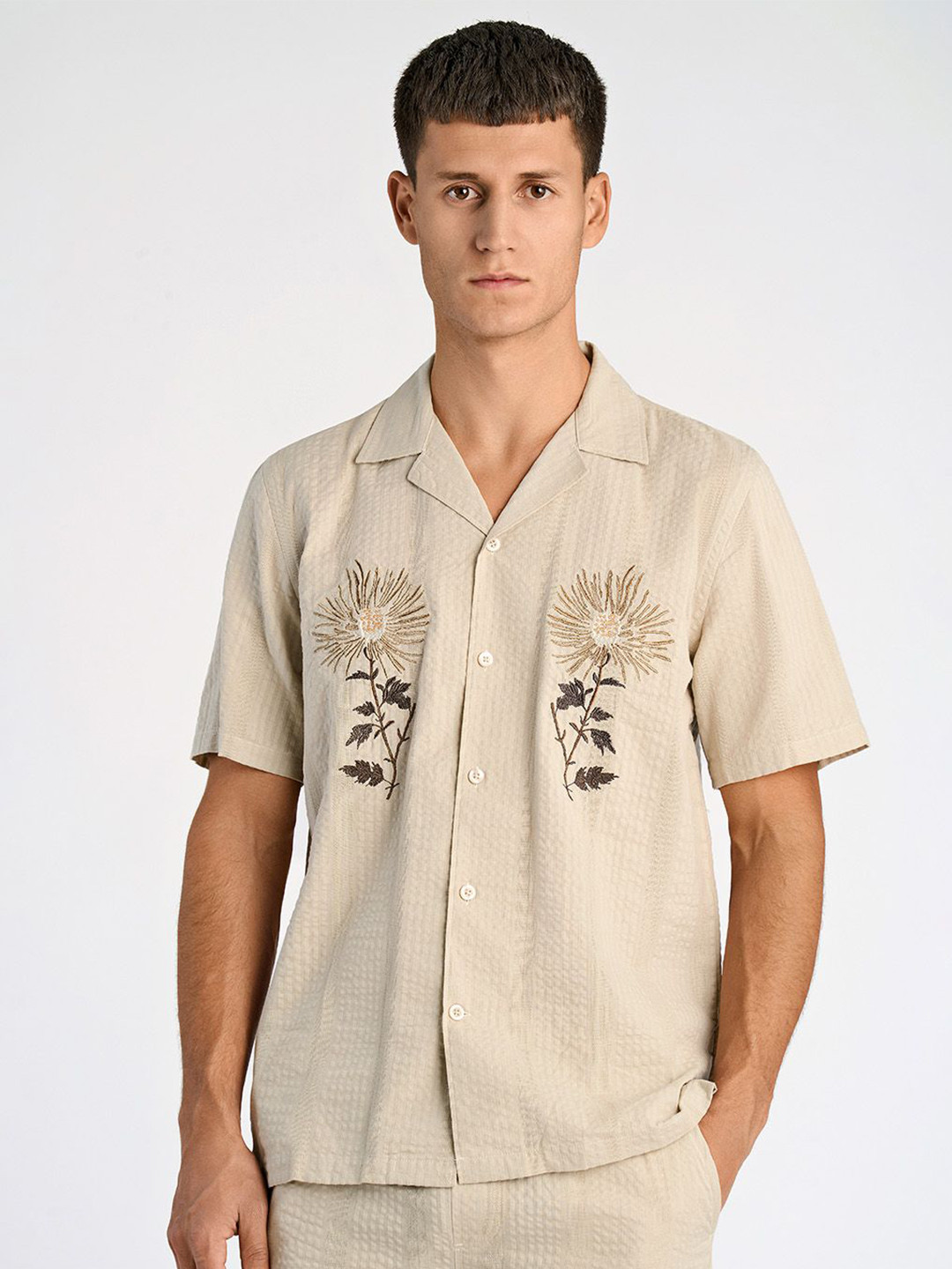 LINDBERGH Men Textured Cuban Collar Short Sleeve Shirt