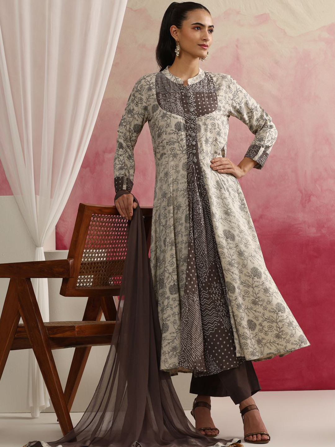 Khushal K Women Floral Printed Regular Kurta with Palazzos & With Dupatta