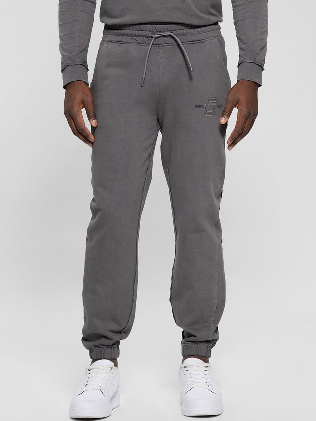 GUESS Men Mid Rise Gondour Cuffed Joggers
