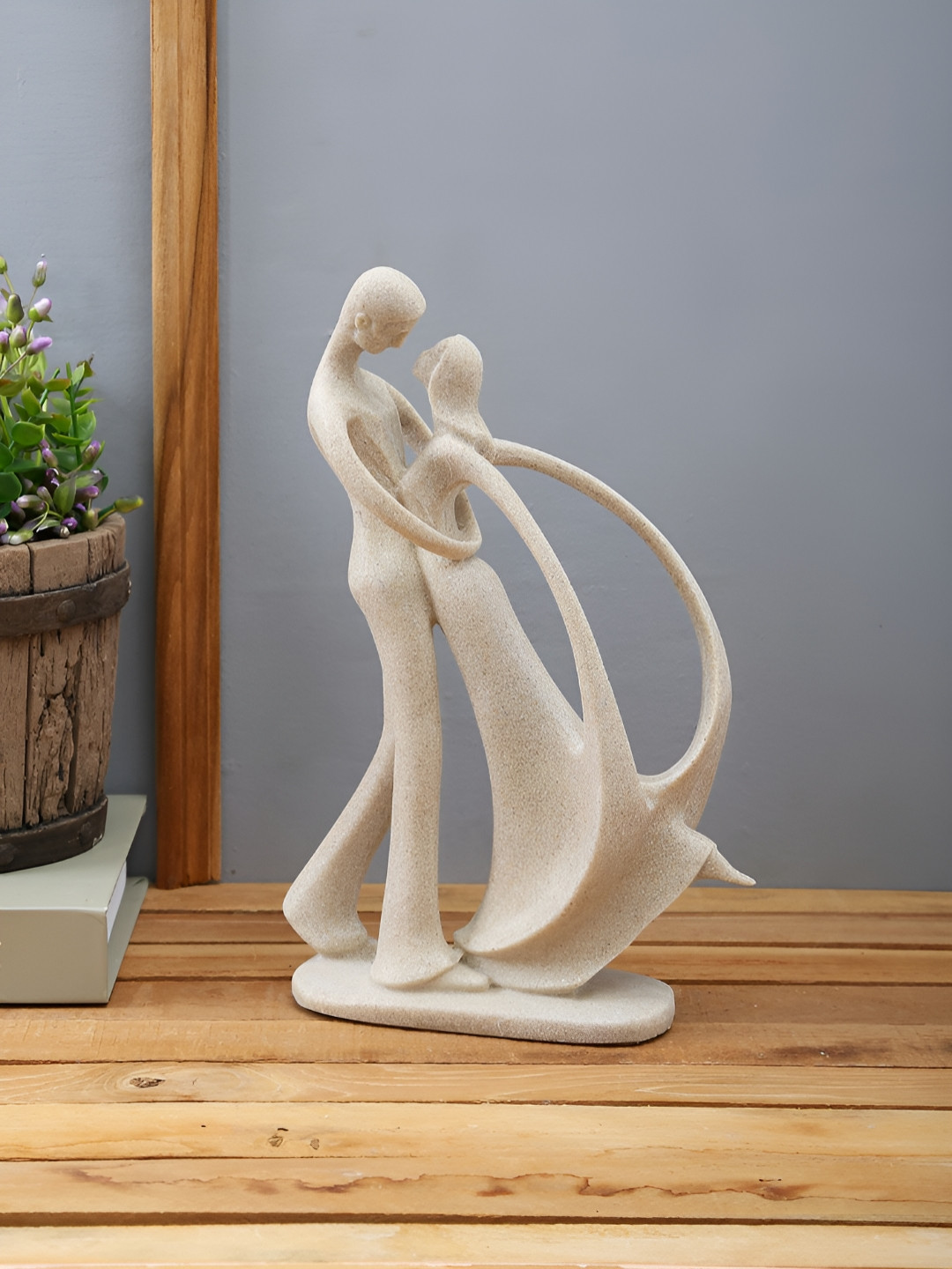 TAYHAA Couple Mesmerized in Love Beige Polyresin Matte Living Room Medium Showpiece - 10.8 Inches