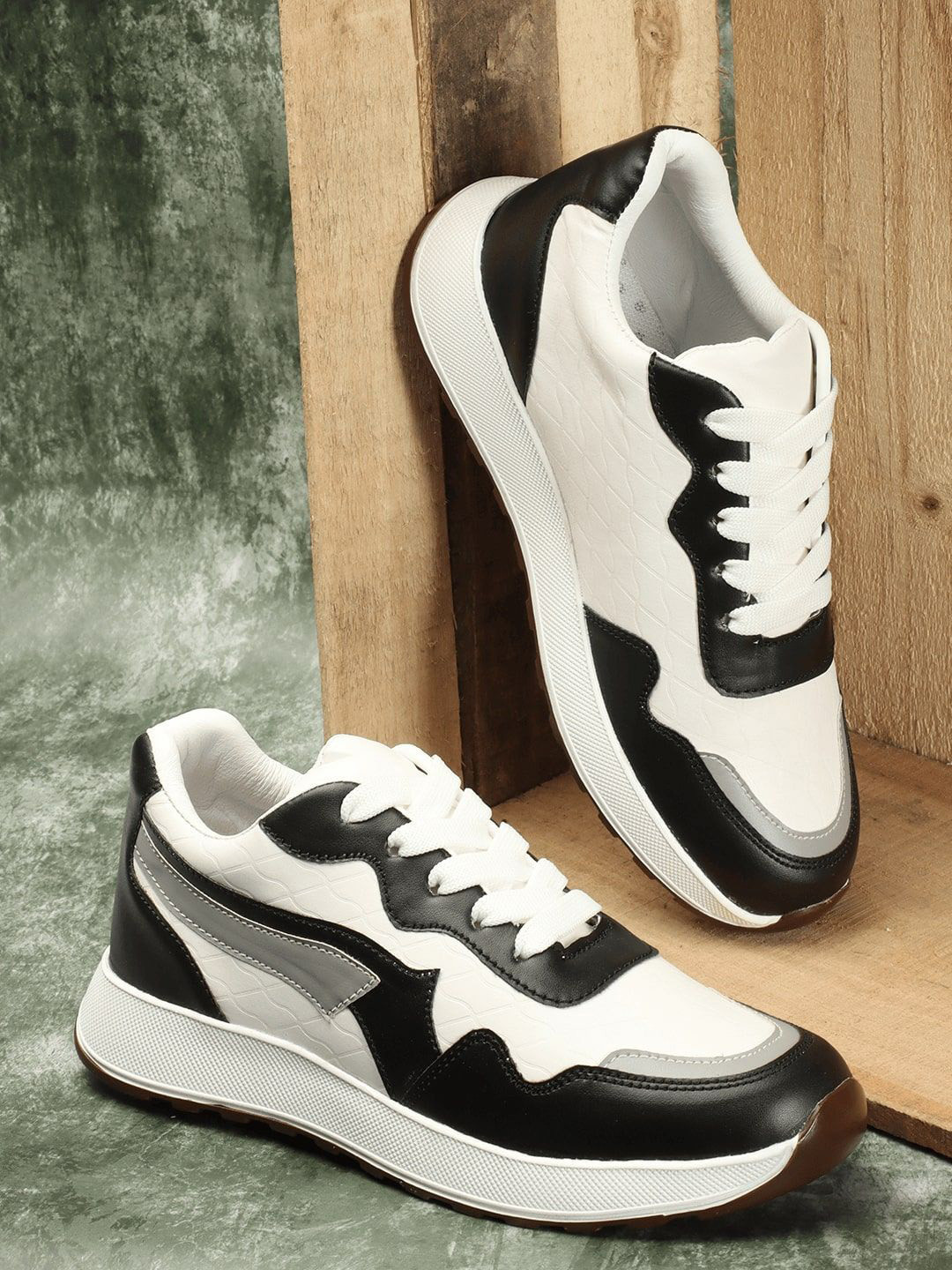 X XIOTA Women Textured Sneakers