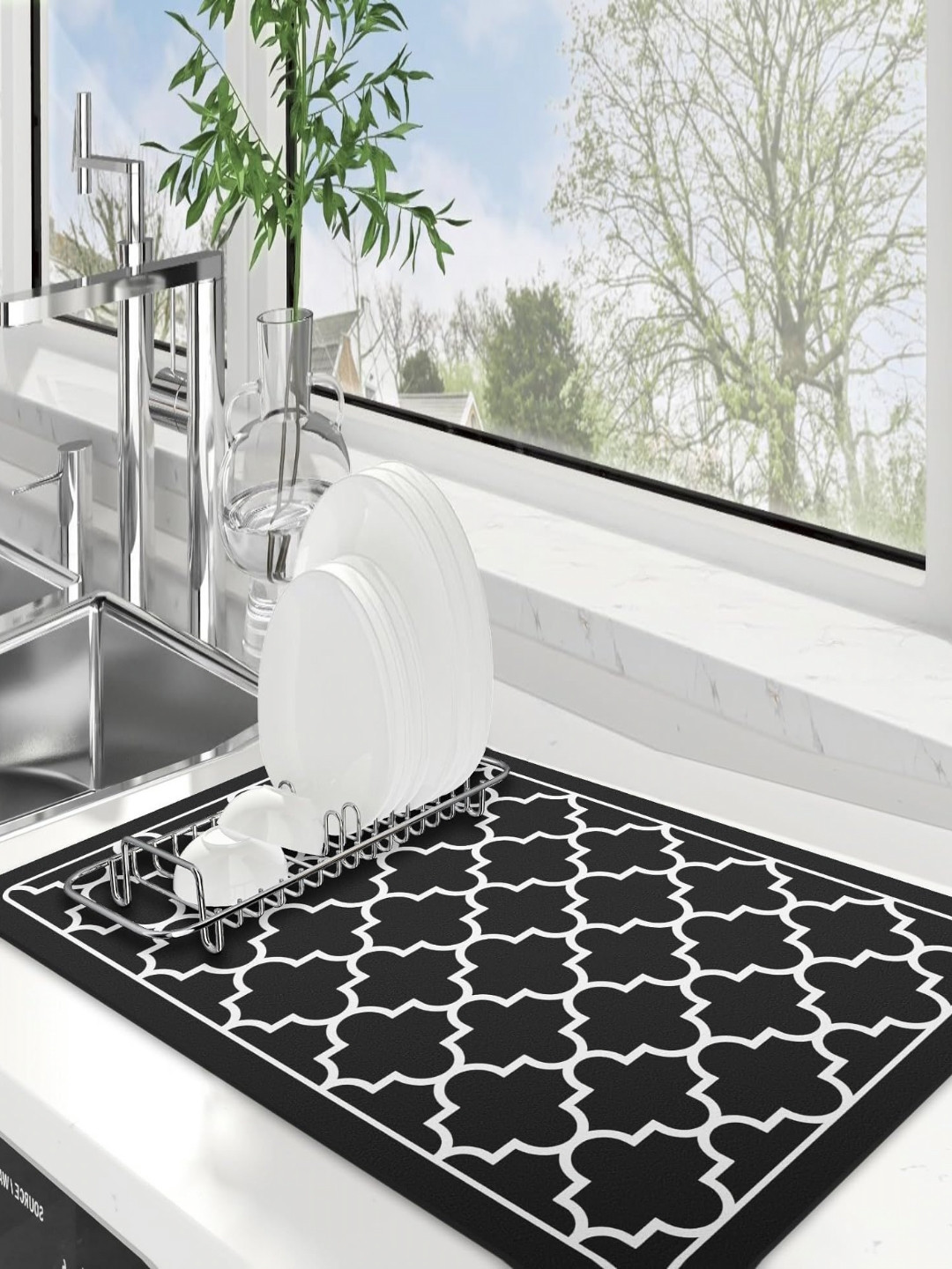 FAVRIA Black & White Geometric Printed Waterproof Kitchen Mat