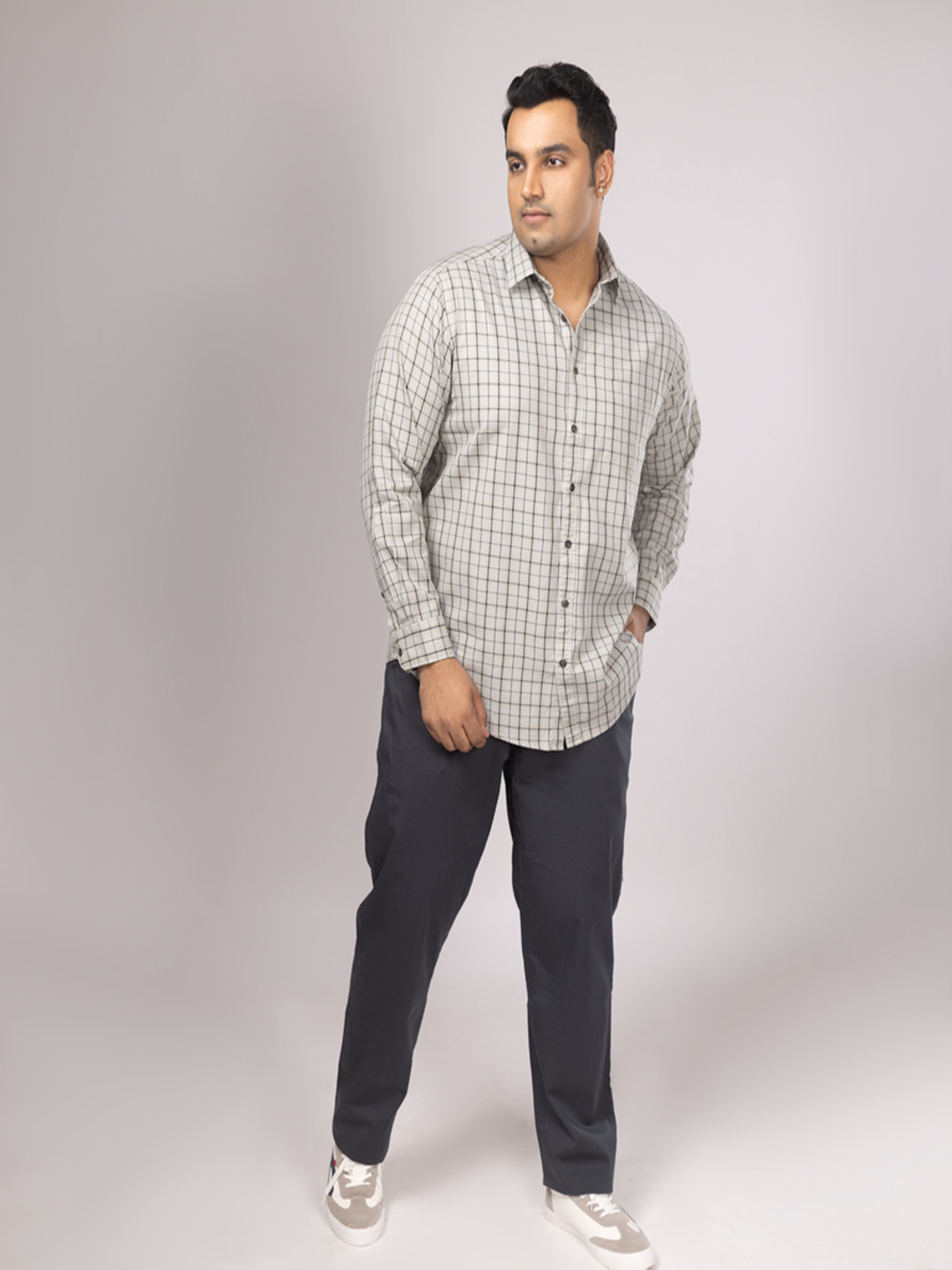 Sizeupp Men Plus Size Regular Fit Solid Chino