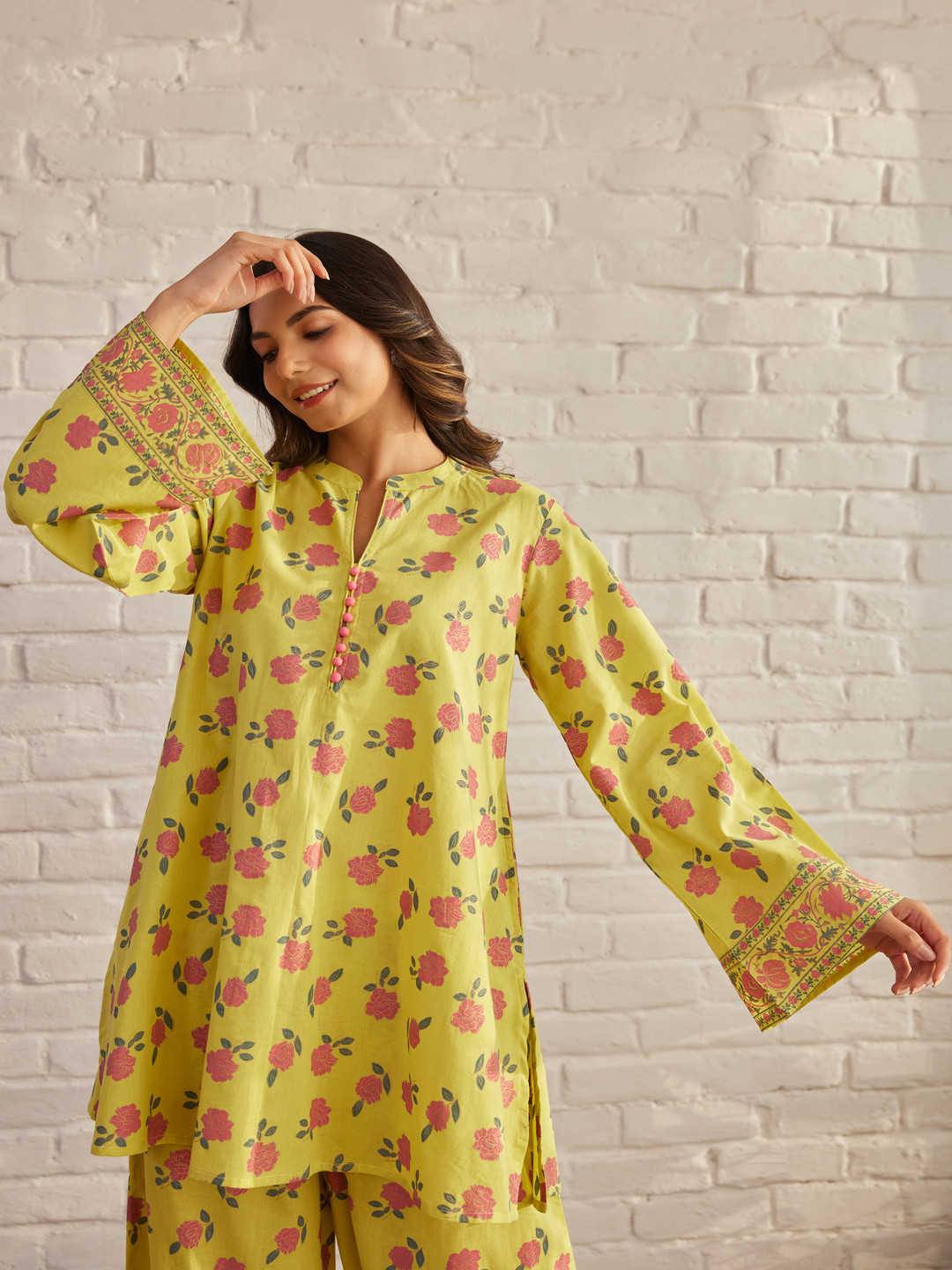 TARA-C-TARA Women Floral Printed Regular Pure Cotton Kurta with Palazzos