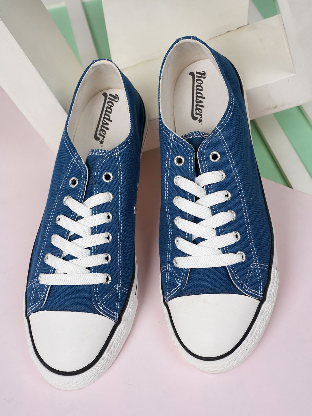 The Roadster Lifestyle Co Men's Canvas Casual Sneakers