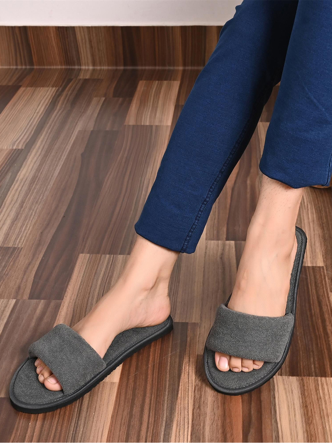 Mifuzi Women Room Slippers