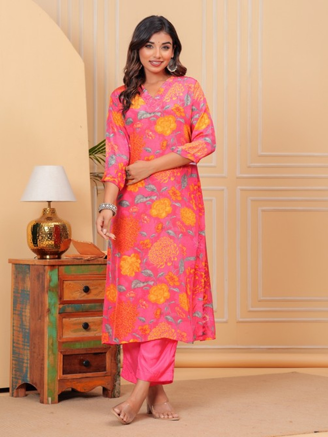 Kanahari Women Floral Printed Regular Kurta with Trousers