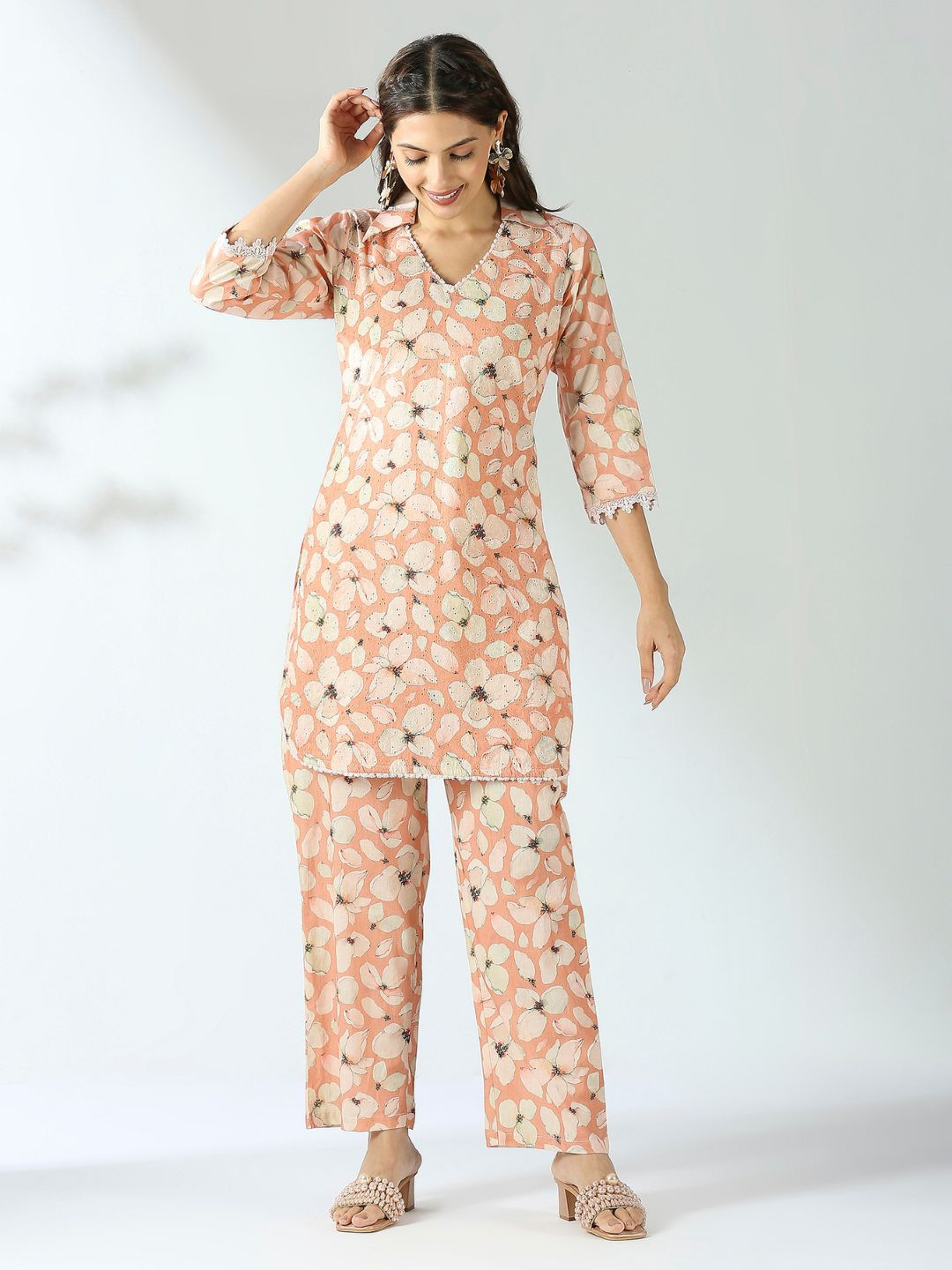 Label Ishnya Floral Hakoba Co-Ord Set