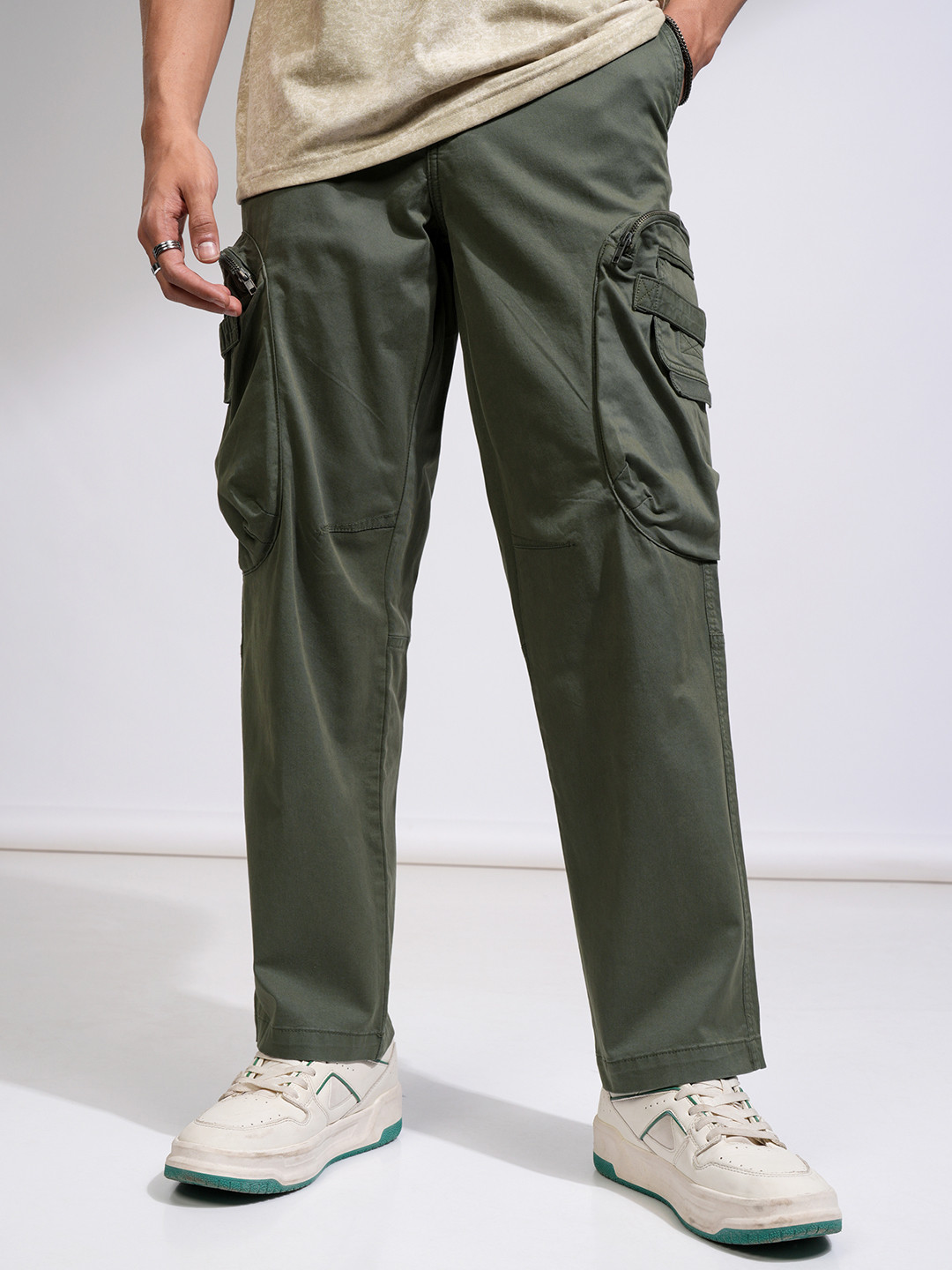 HIGHLANDER Men Overdyed Elasticated Loose Fit Cargo Pant