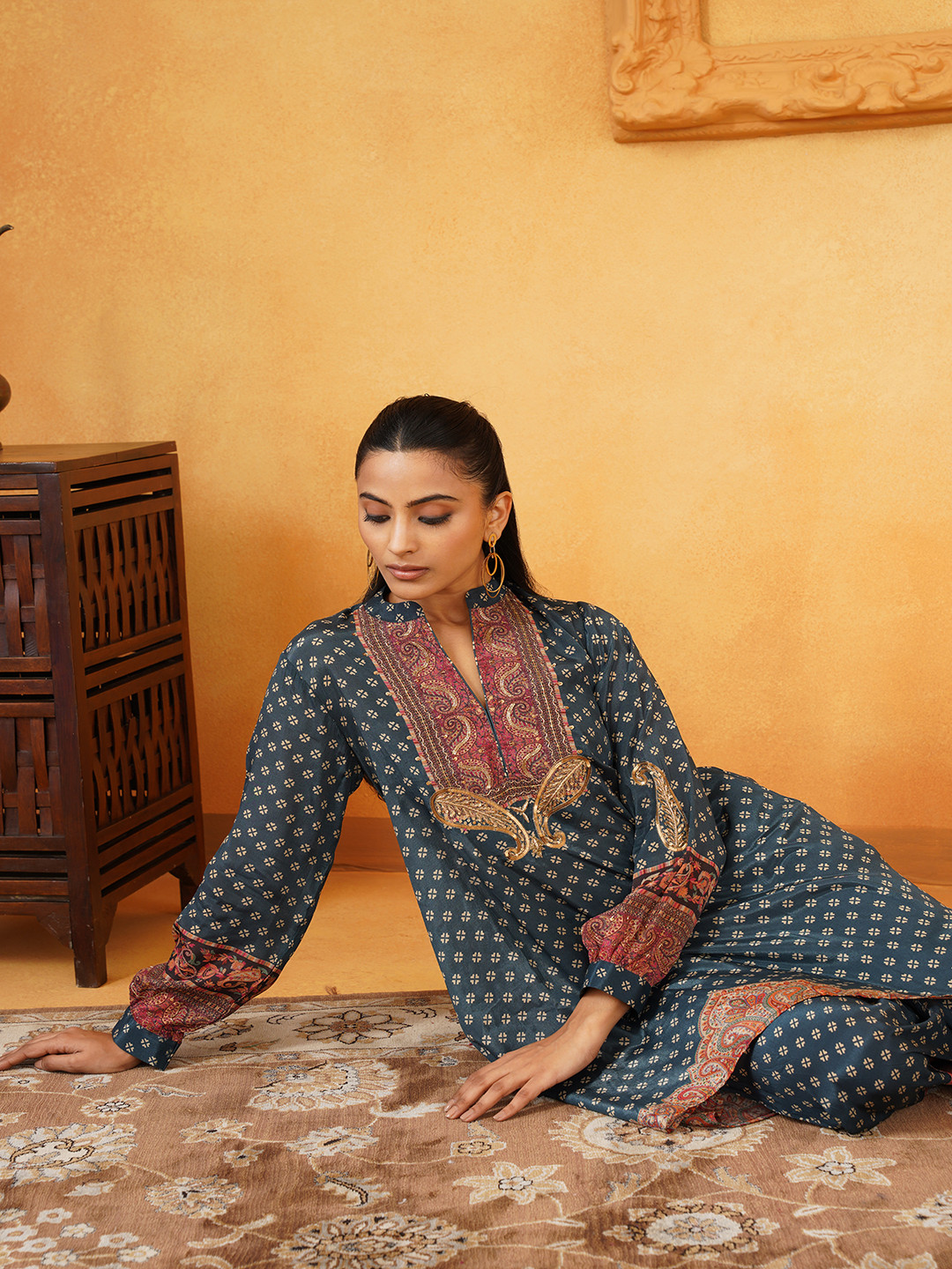 NEETIKA CHOPRA Women Floral Printed Regular Liva Kurta with Palazzos