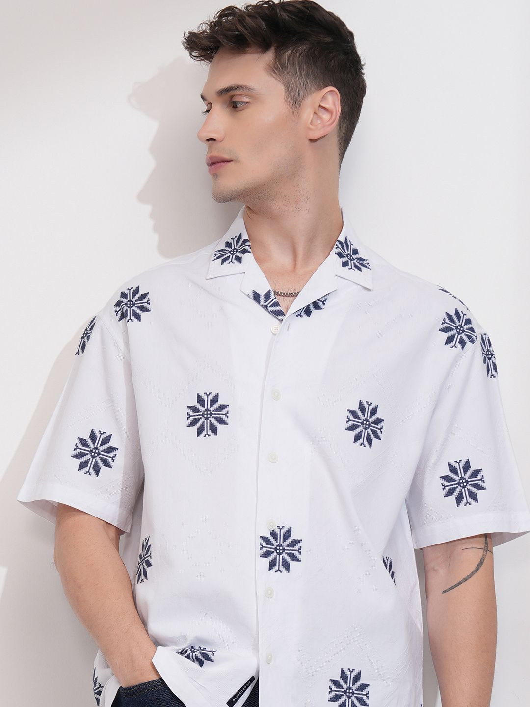 LOCOMOTIVE Men Floral Opaque Printed Casual Shirt