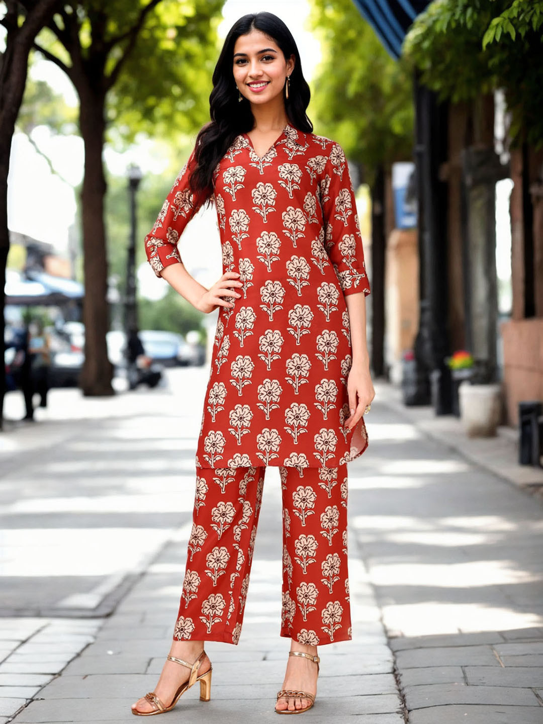 Moda Rapido Women Floral Printed Regular Kurti with Trousers