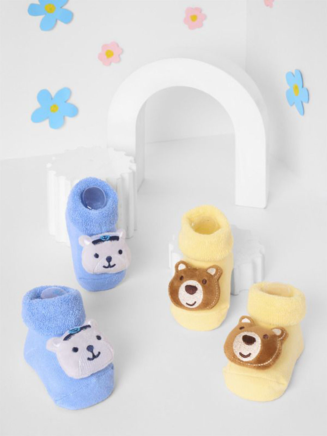 KICKS & CRAWL Infants Pack Of 2 Bear 3D Patterned Ankle-Length Socks