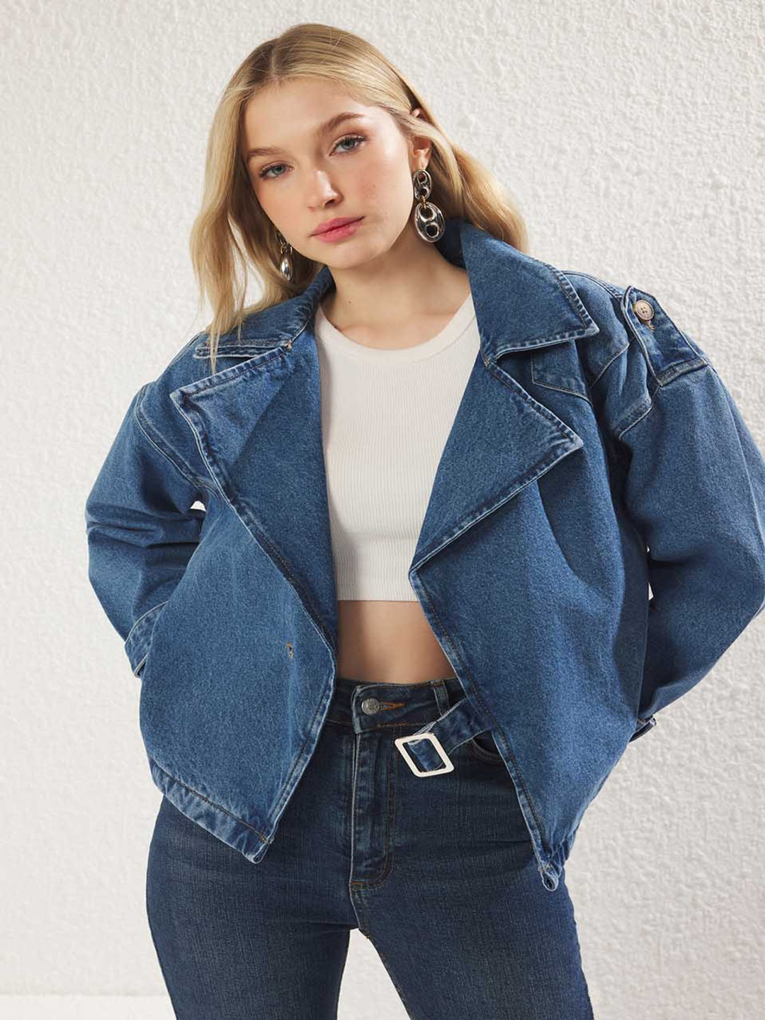 Trendyol Washed Lapel Collar Long Sleeves Pure Cotton Crop Denim Jacket