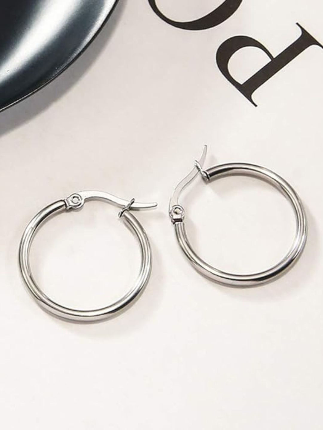 The Roadster Lifestyle Co. Men Stainless Steel Contemporary Hoop Earrings