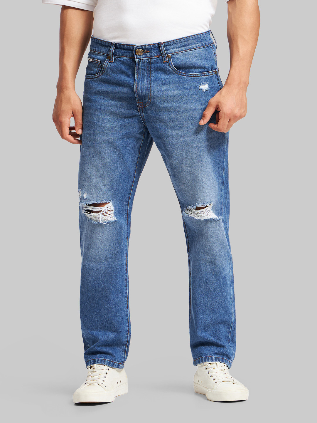 Underrated Club Men Relaxed Fit Mildly Distressed Light Fade Jeans