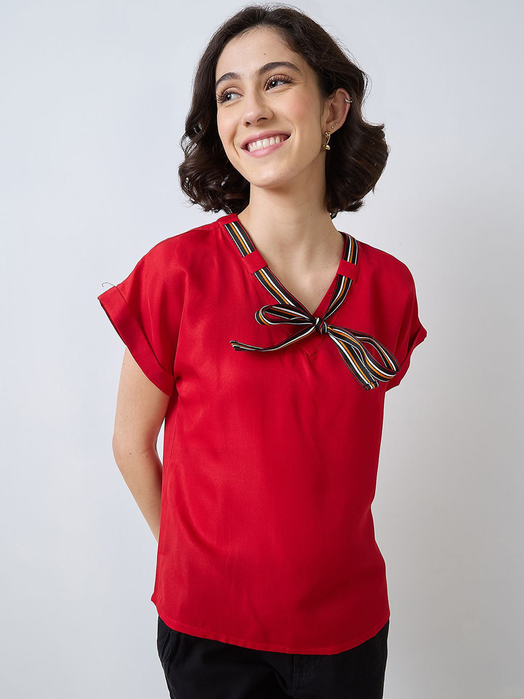 SZN Extended Sleeves Bow Detail Top
