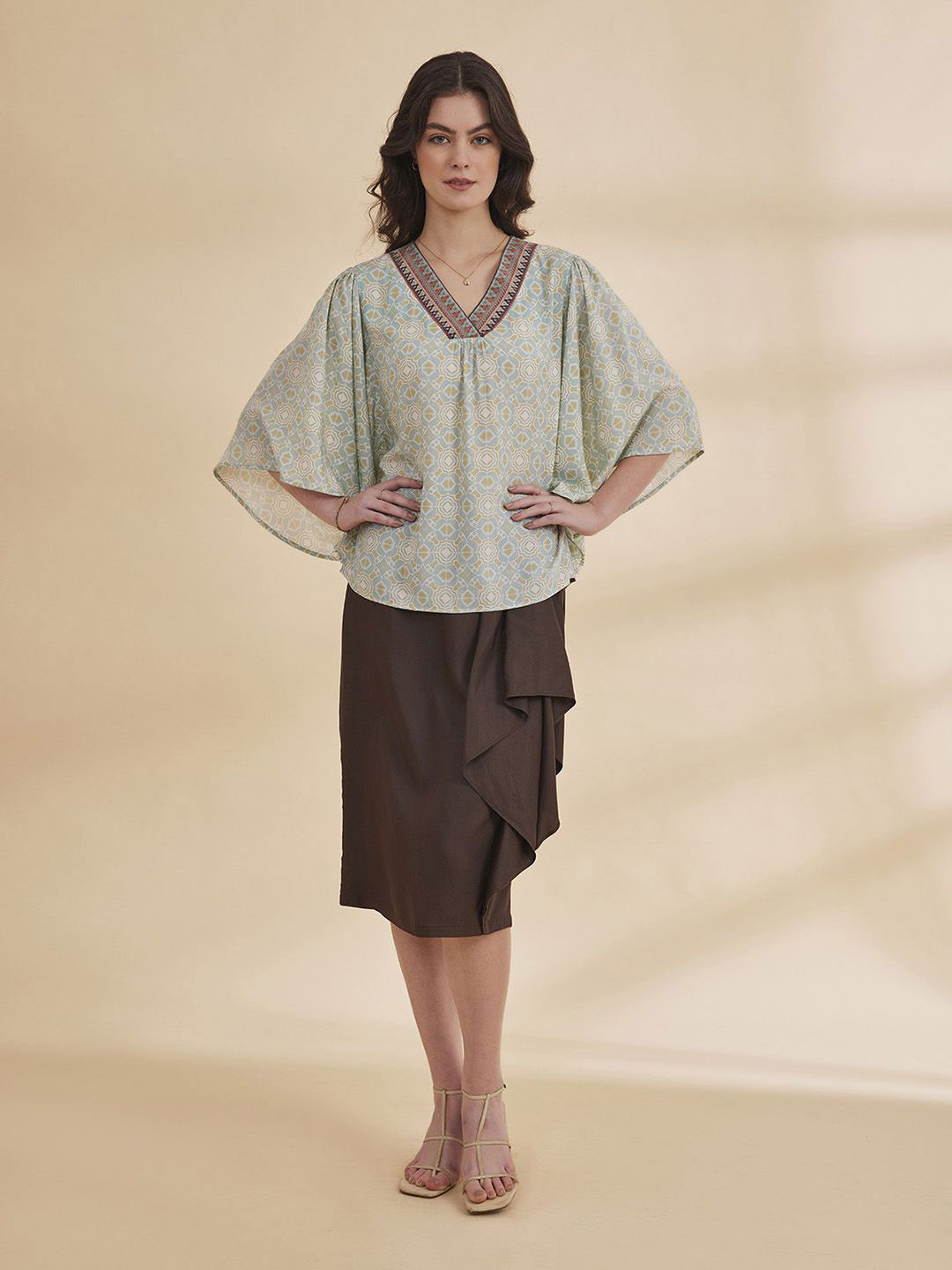 B77 Floral Print Batwing Sleeve Bamboo Kaftan Top