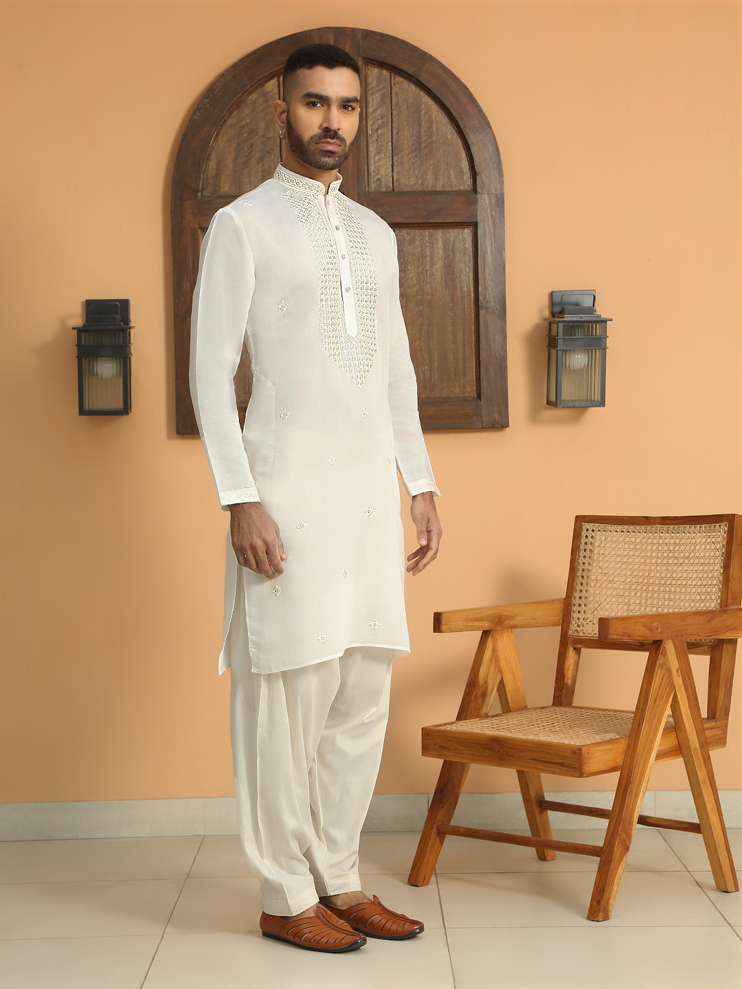 KRAFT INDIA LUXE Floral Embroidered Thread Work Mandarin Collor Straight Kurta