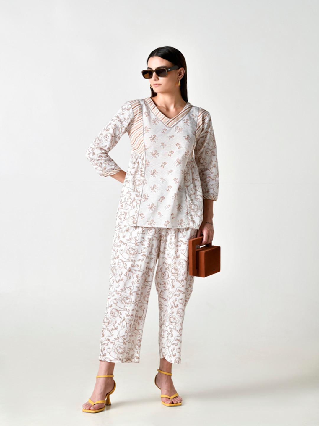 STIL O STITCH Printed V-Neck Tunic With Trousers