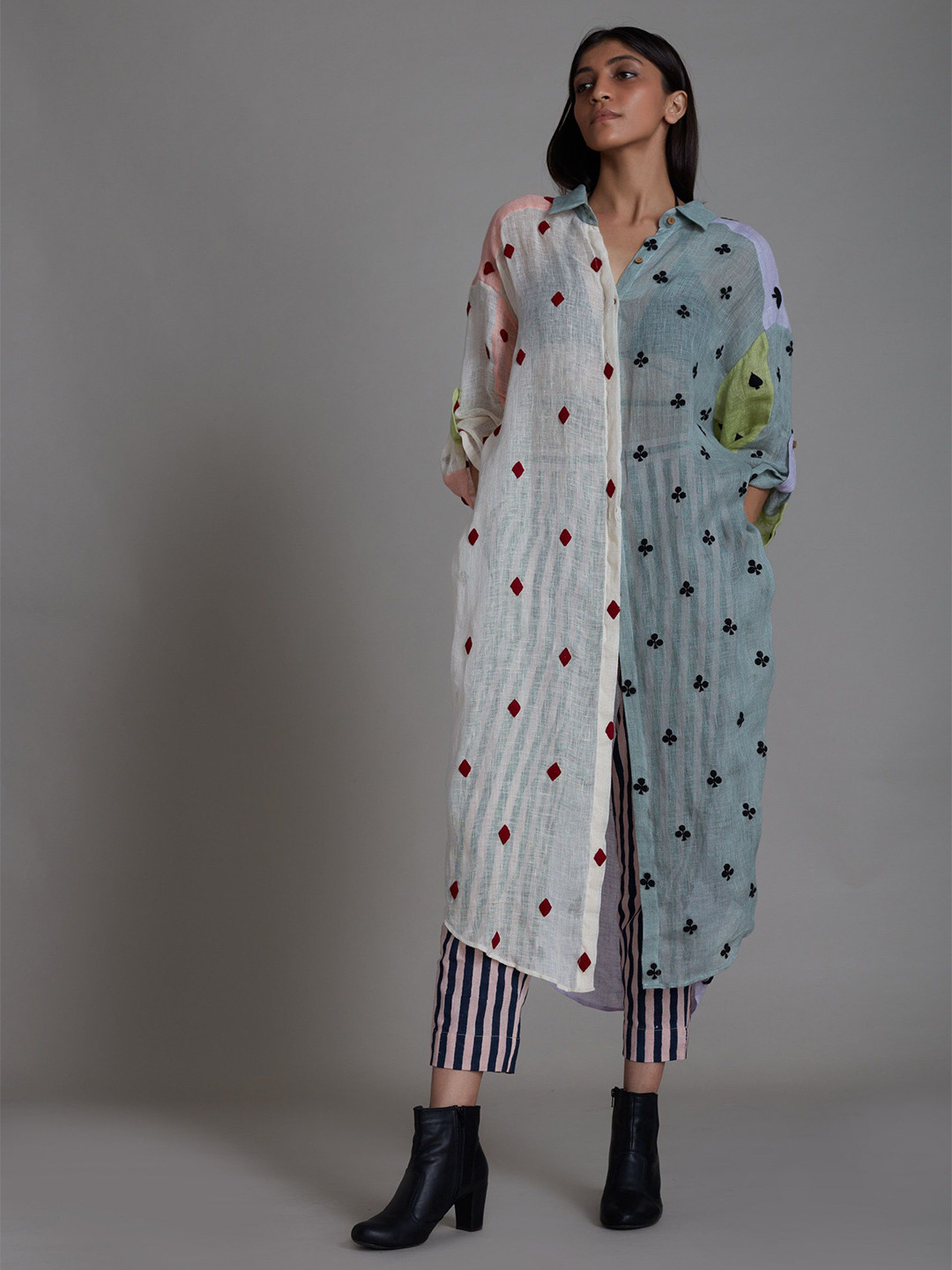 MATI Geometric Printed Shirt Collar Panelled Linen Straight Kurta With Trousers