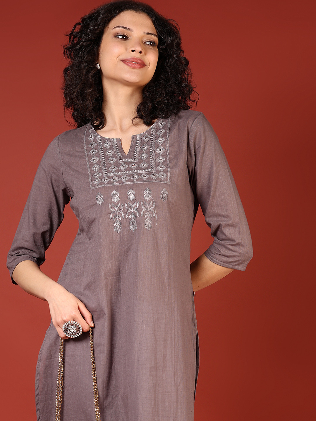 V-Mart Ethnic Motifs Yoke Design Cotton Thread Work Notch Neck Straight Kurta