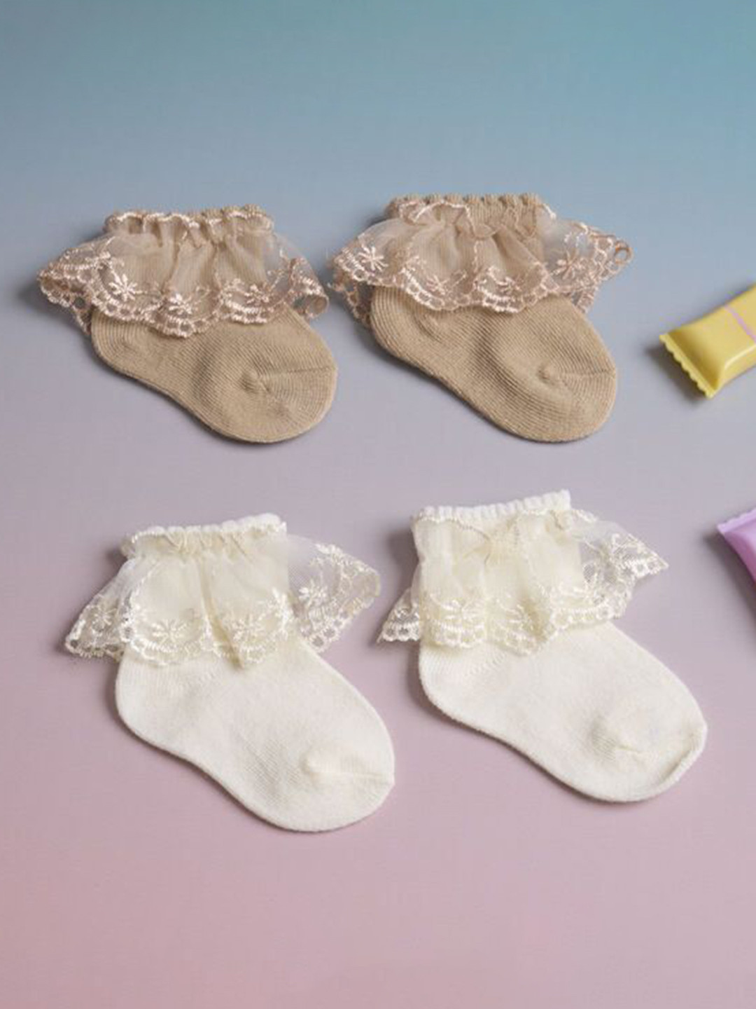 KICKS & CRAWL Infants Pack Of 2 Ankle Length Frilly Feet Socks