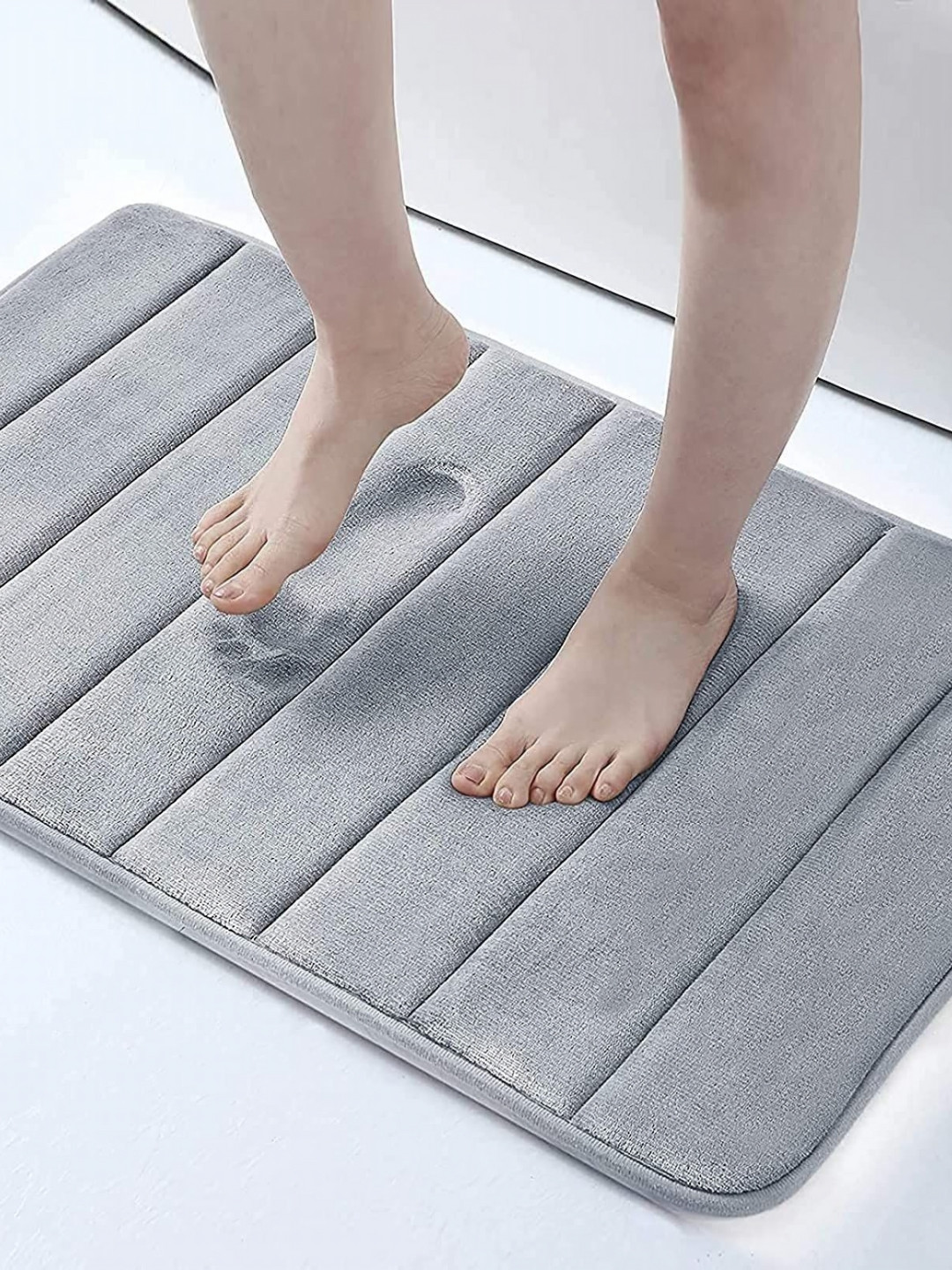 FAVRIA Grey Striped Cushioned Microfibre 1000 GSM Anti Slip Water Absorbent Bath Rug