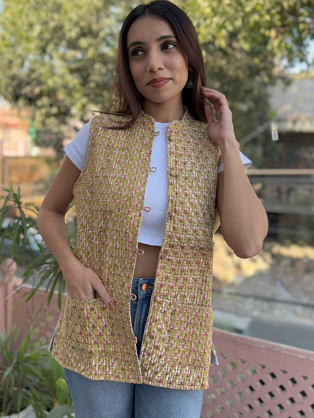 GOODHAND Women Floral Reversible Quilted Jacket with Patchwork