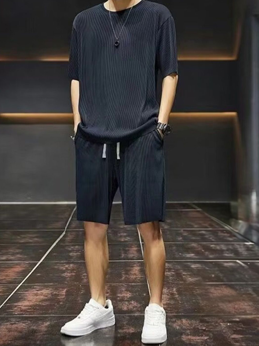 HERE&NOW T-Shirt With Shorts