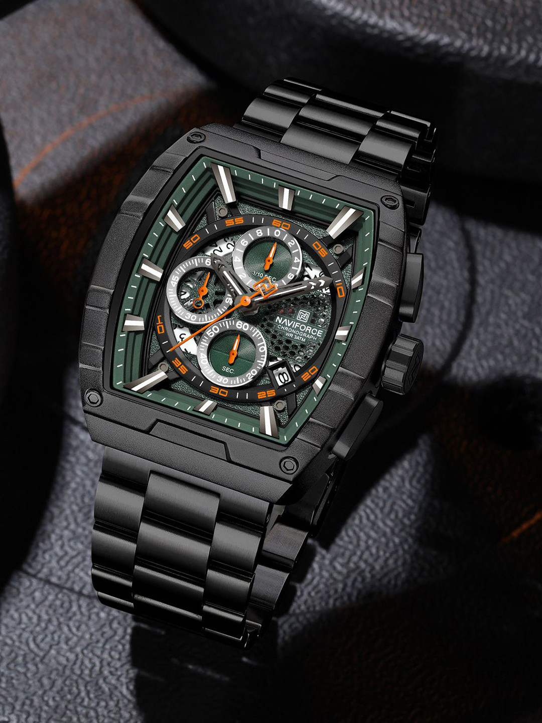 Naviforce Men Patterned Dial & Stainless Steel Straps Analogue Chronograph Watch NF8066_B GN B