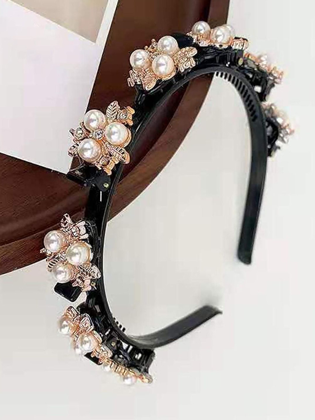 LYKAA Set of 1 Black Braided Double Layer Acrylic Flower Alligator Clips Headband