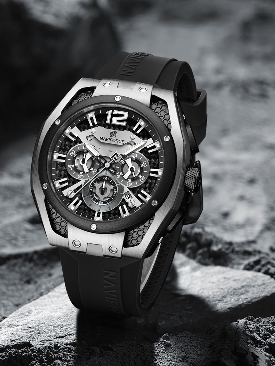 Naviforce Men Embellished Dial & Straps Analogue Chronograph Watch NF8063_S W B