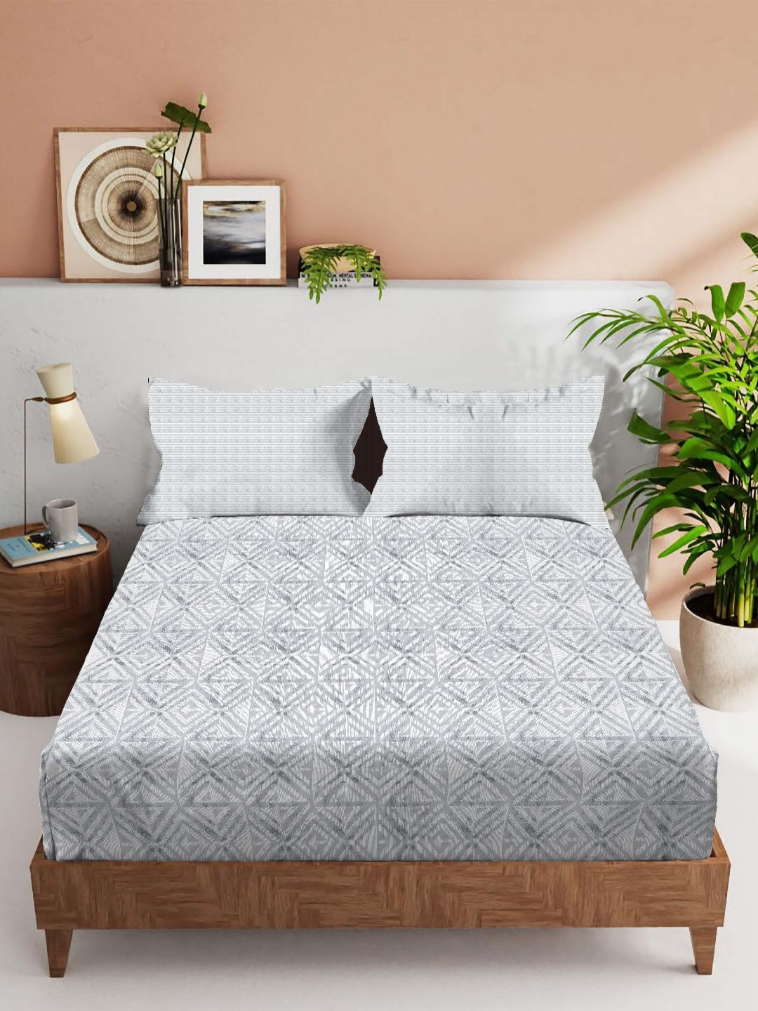 VINTANA Crown Grey Geometric Cotton Breathable 210 TC King Fine Bedsheet with 2 Pillow Covers-98 x 89 inches