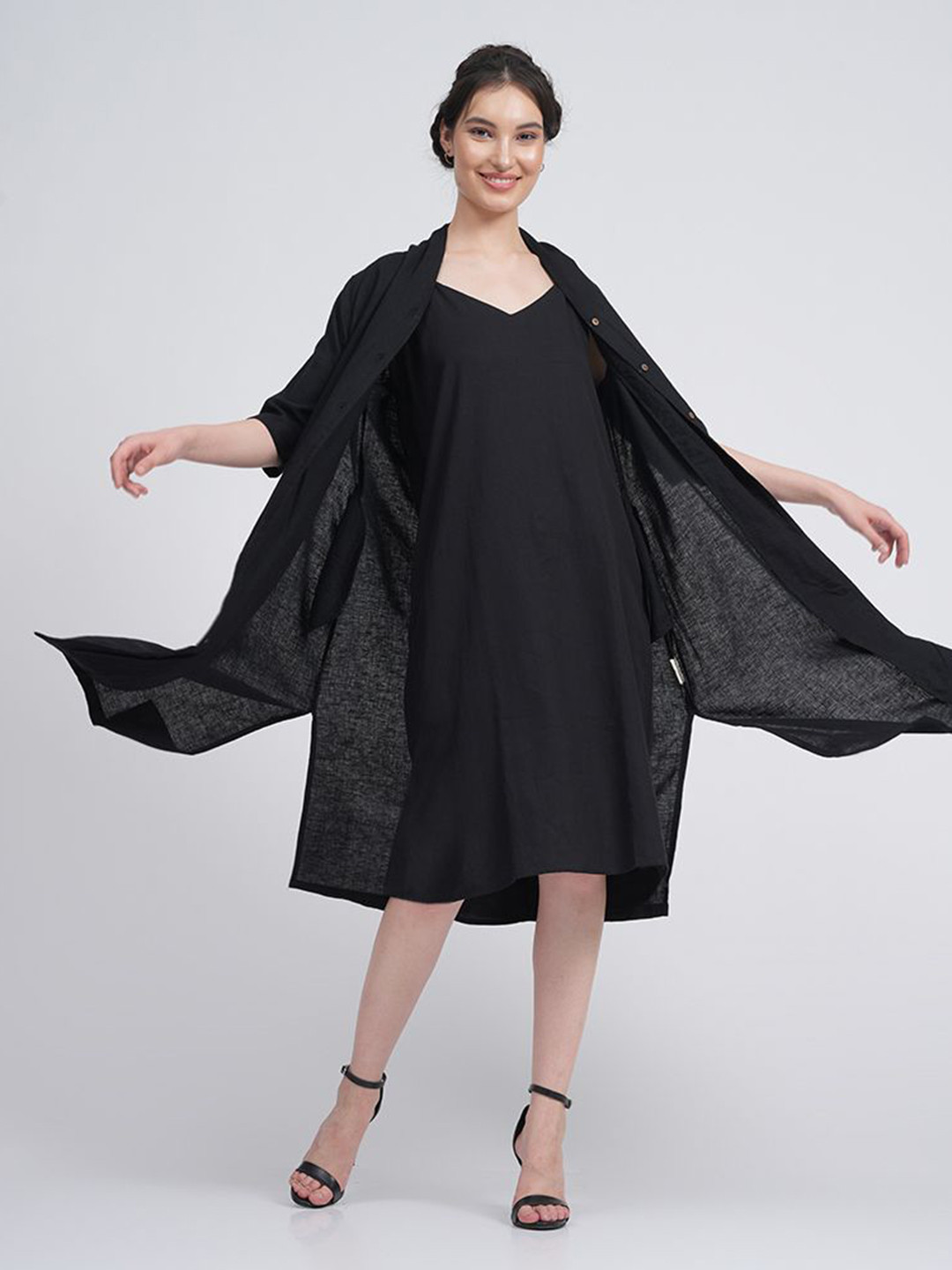 Saltpetre Women Black Drapery long shirt with V-neck dress set