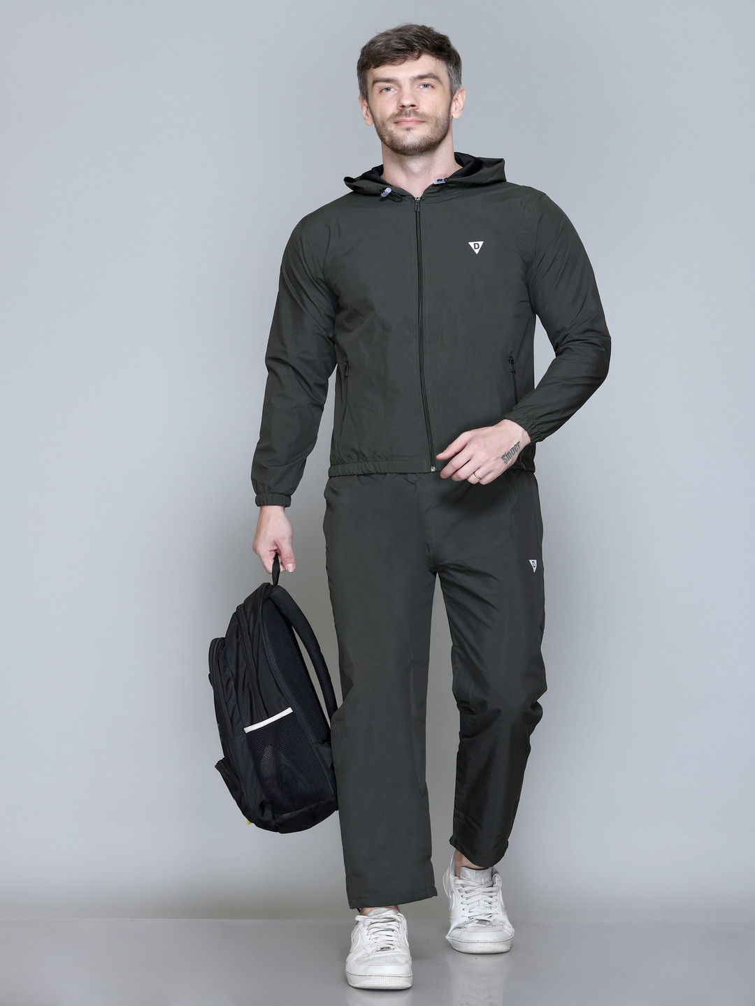 Deefab Men Mock Collar Stylish Zipper Tracksuit