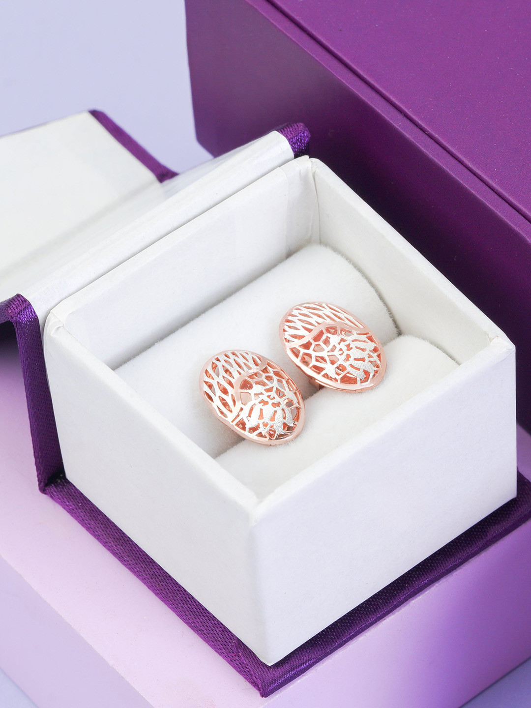 KIORAH 925 Sterling Silver-Plated Oval Shaped Italian Studs