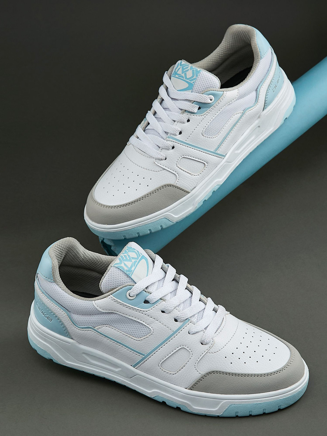 Duke Men Perforations Sneakers