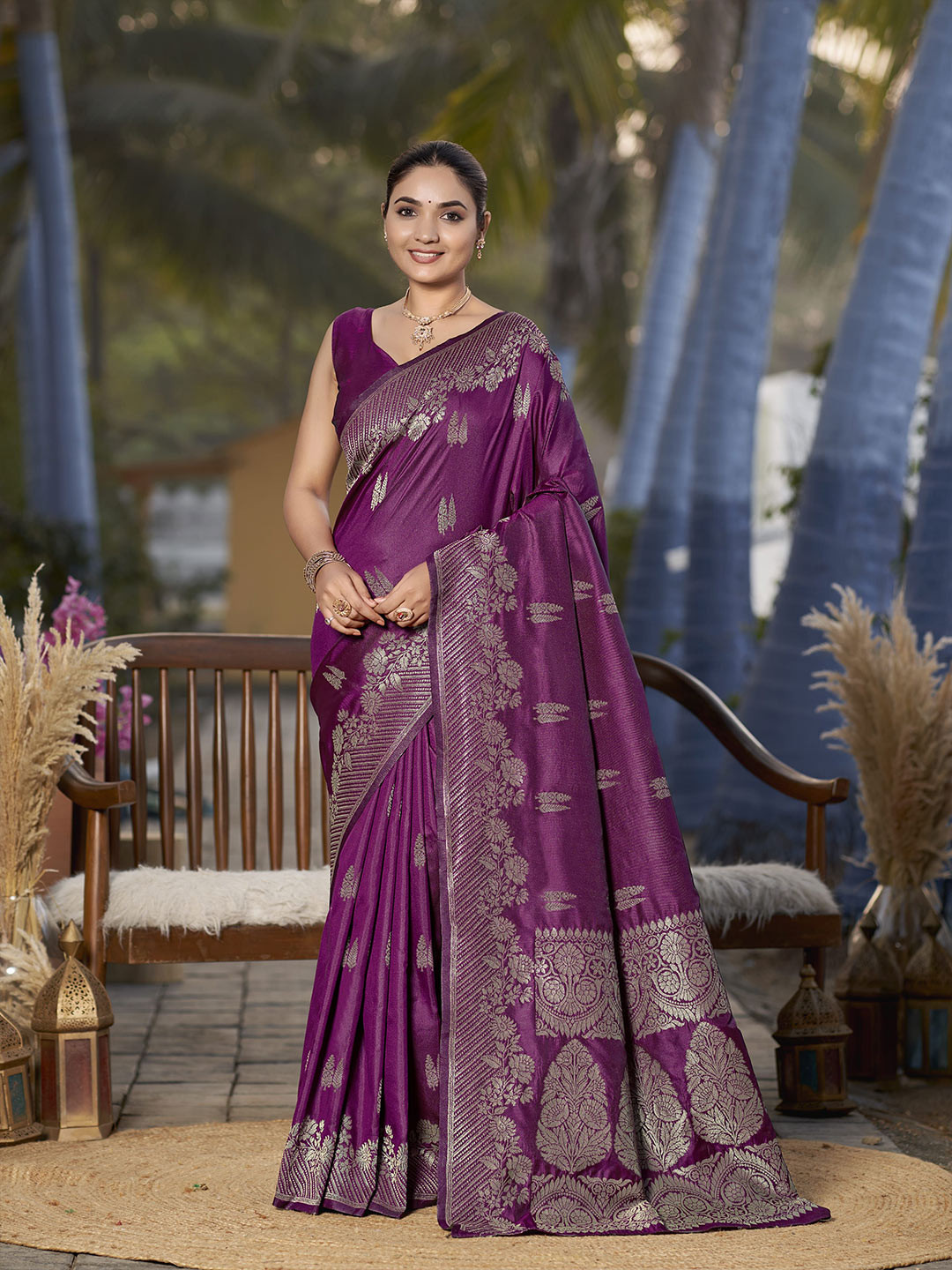 MANOHARI Woven Design Zari  Banarasi Saree