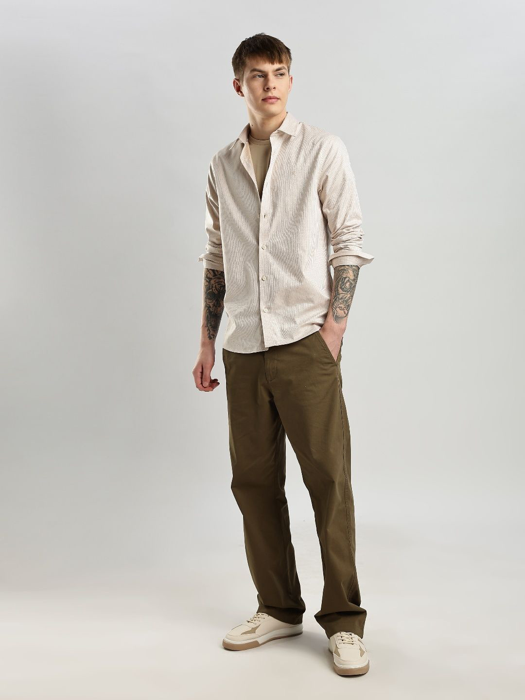 Calvin Klein Jeans Men Classic Slim Fit Opaque Casual Shirt