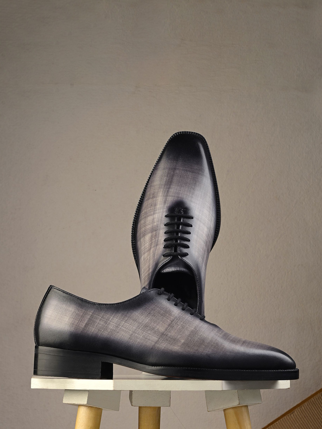 MILLE DOLLARI Men Leather Formal Oxfords