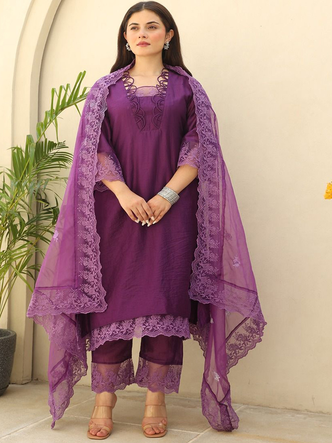 ASRUMO Women Floral Embroidered Regular Thread Work Chanderi Silk Kurta with Trousers & With Dupatta