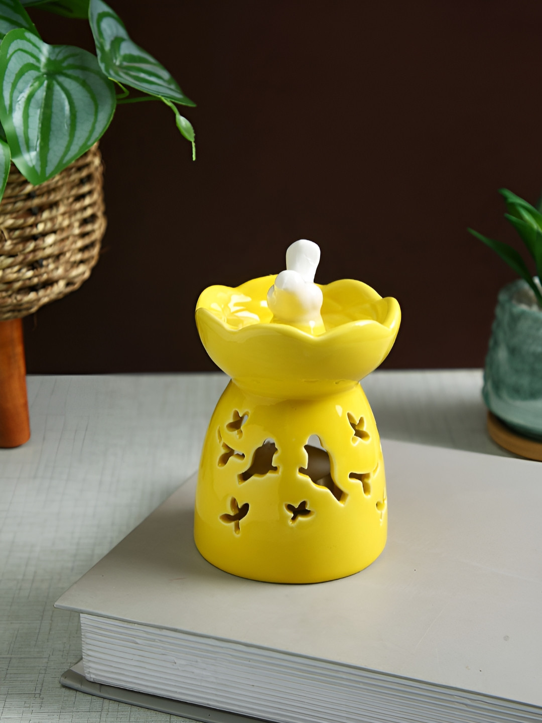 TAYHAA Meadow Yellow & White Textured Ceramic Aroma Oil Diffusers