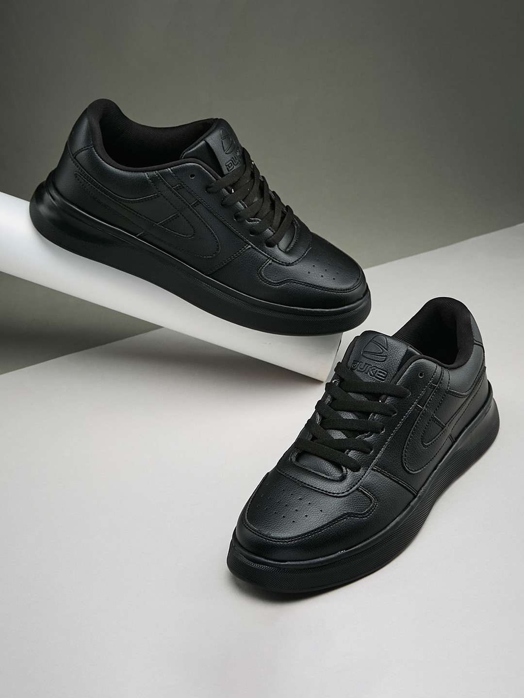 Duke Men Perforations Sneakers