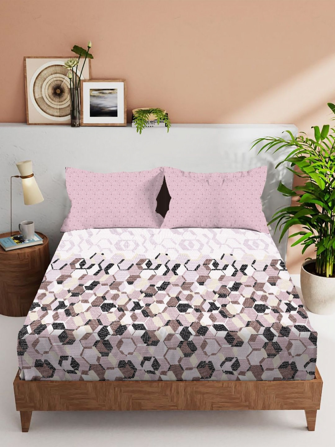 VINTANA Crown Pink Geometric Cotton Breathable 210 TC King Fine Bedsheet with 2 Pillow Covers-98 x 89 inches