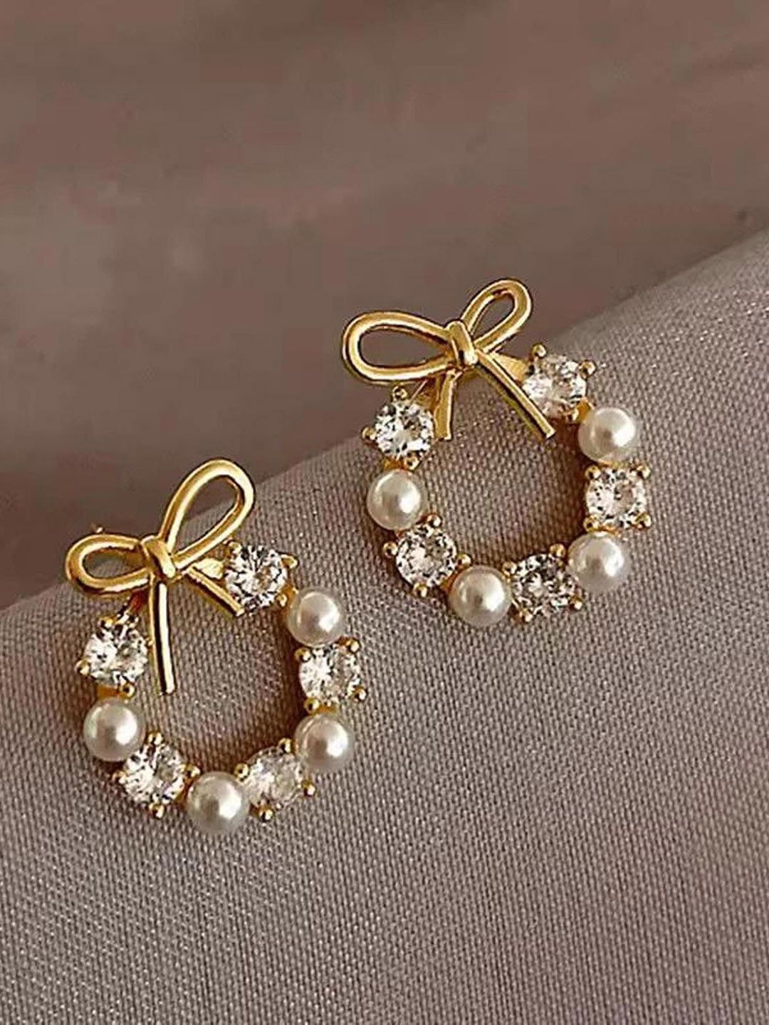 TANLOOMS Korean Set Of 2 Gold-Plated Circular Shaped Studs