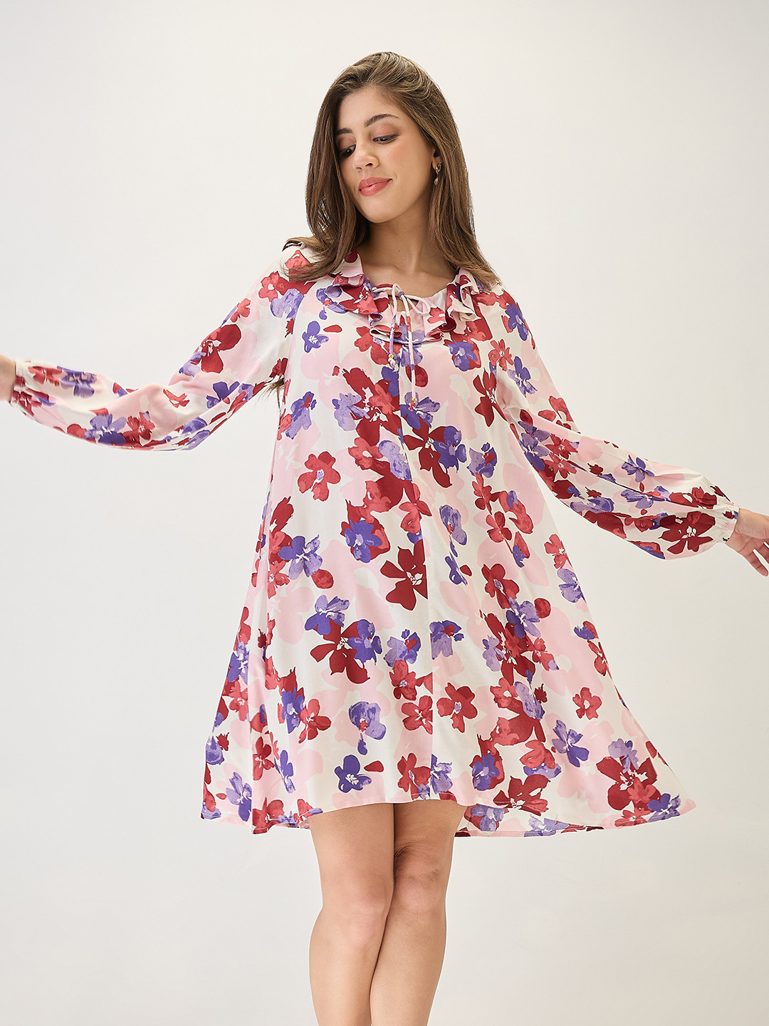 Globus Floral Print Ruffled V-Neck Bishop Sleeves Mini A-Line Dress