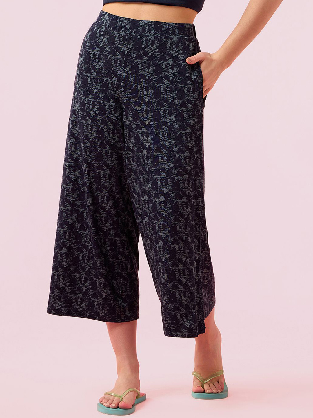 Enamor Printed Mid Rise Crop Length Culotte With Smart Side Slits Straight-Leg Lounge Pant