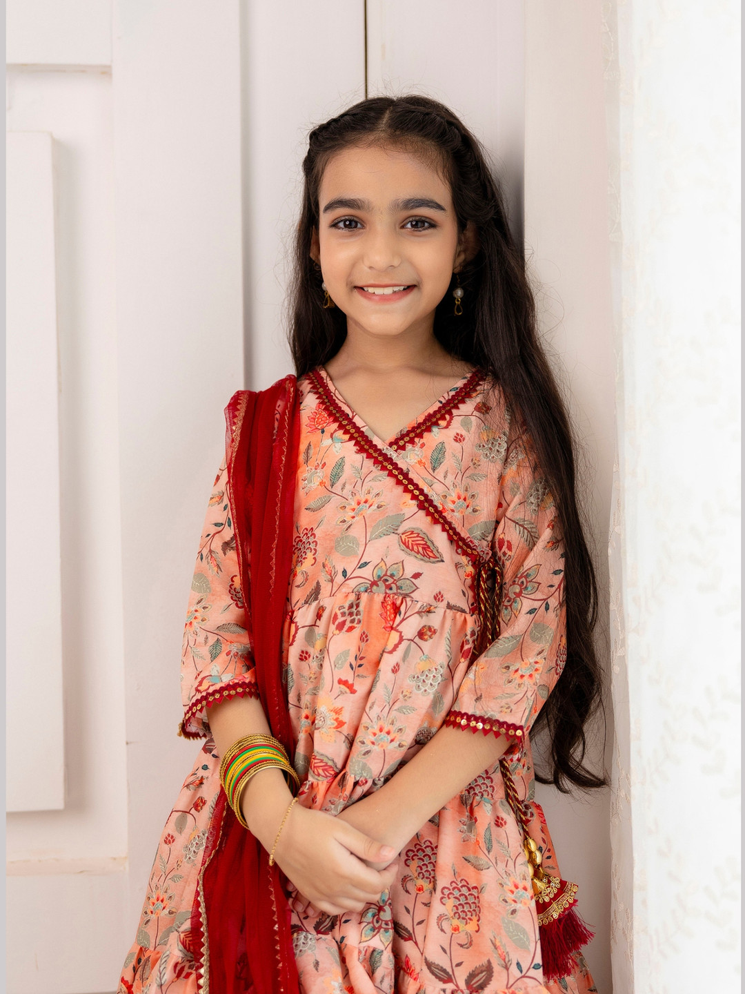 Cutiediva Girls Floral Printed Regular Kurta with Sharara & With Dupatta