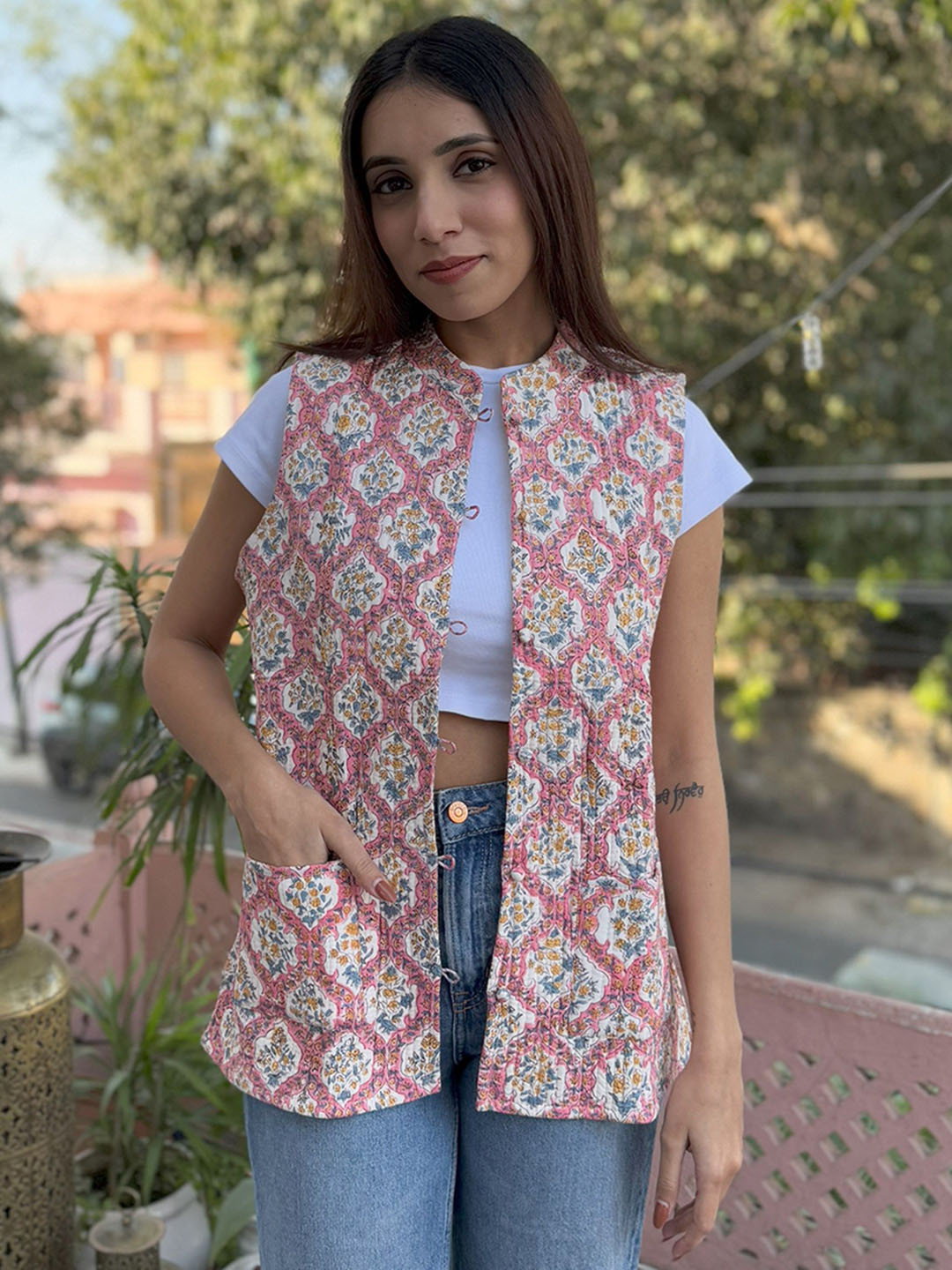 GOODHAND Women Floral Reversible Quilted Jacket with Patchwork